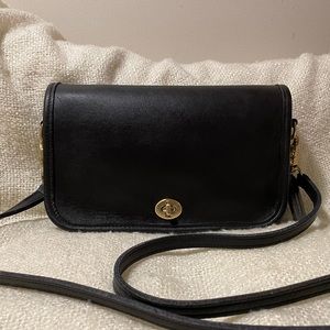 Vintage Coach Penny Pocket Purse Crossbody Bag Black Leather 9755